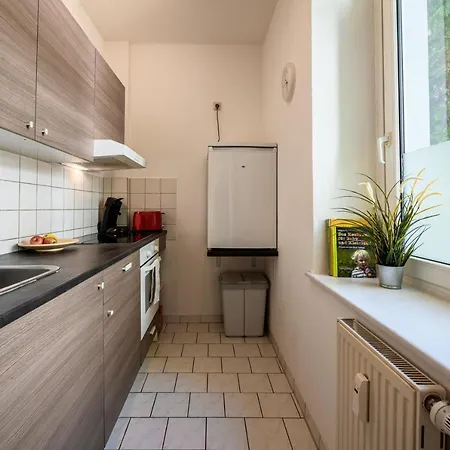 Helle In Sudenburg Mit Balkon - Wlan, 4 Schlafplaetze *