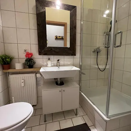 公寓 Helle In Sudenburg Mit Balkon - Wlan, 4 Schlafplaetze