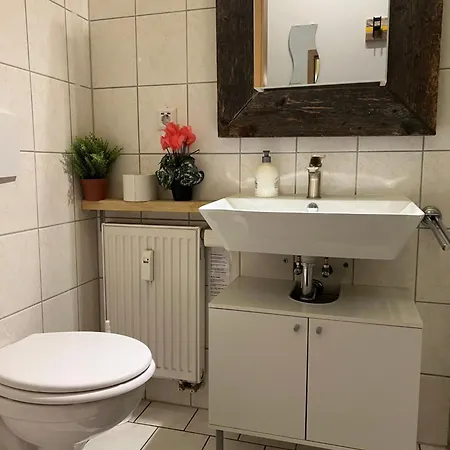 Helle In Sudenburg Mit Balkon - Wlan, 4 Schlafplaetze 马格德堡