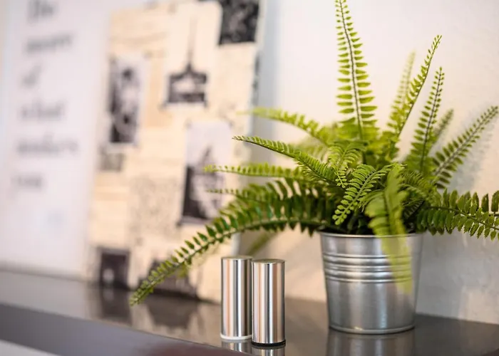 Helle In Sudenburg Mit Balkon - Wlan, 4 Schlafplaetze Appartement