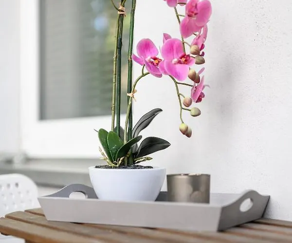 Appartement Helle In Sudenburg Mit Balkon - Wlan, 4 Schlafplaetze *