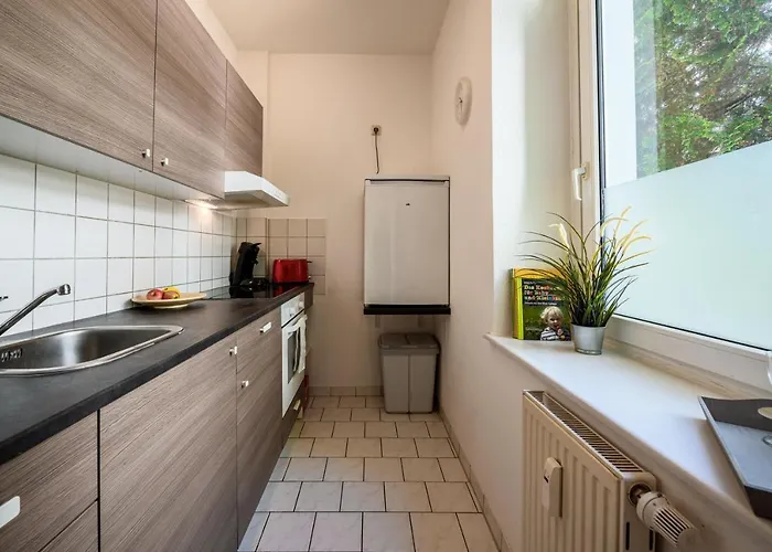 Helle In Sudenburg Mit Balkon - Wlan, 4 Schlafplaetze *