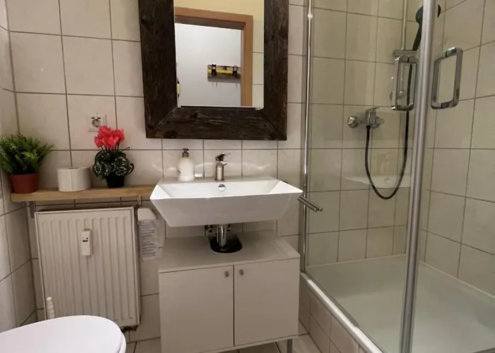 Appartement Helle In Sudenburg Mit Balkon - Wlan, 4 Schlafplaetze