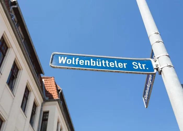 Helle In Sudenburg Mit Balkon - Wlan, 4 Schlafplaetze Maagdenburg